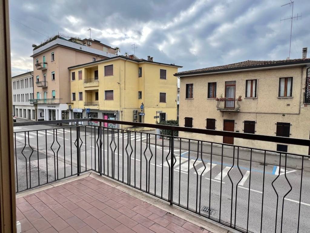 Appartamento a Vicenza in Via Legione Antonini - Foto 3