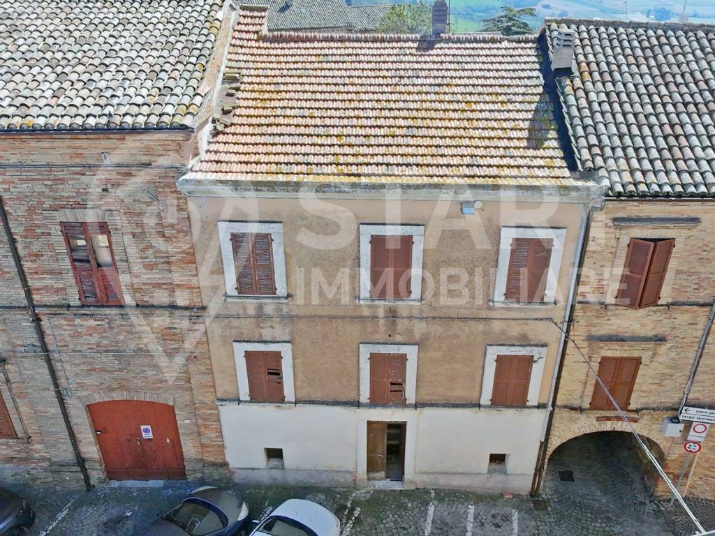 Casa indipendente a Montecosaro in Piazza Giuseppe Garibaldi - Foto 2