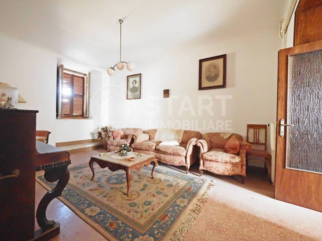 Casa indipendente a Montecosaro in Piazza Giuseppe Garibaldi - Foto 3