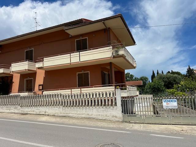 Casa indipendente a Alba adriatica in Via Ascolana, 12 - Foto 2