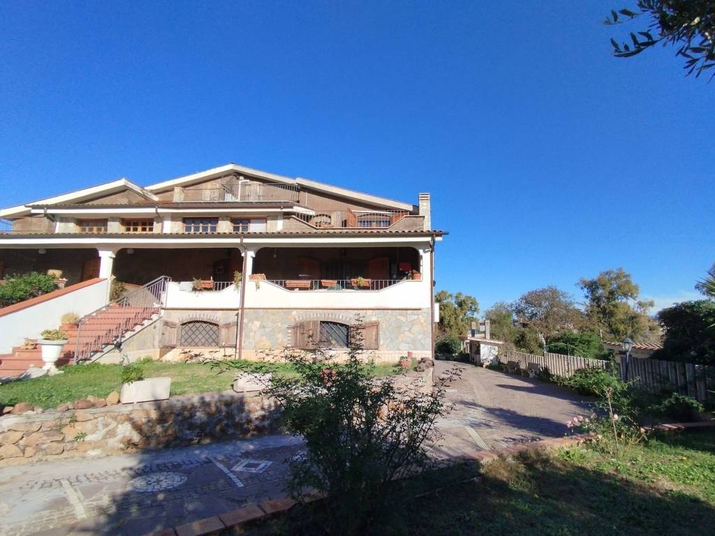 Villa a Aprilia in Via Agri, 23 - Foto 3