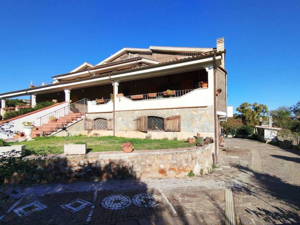 Villa a Aprilia in Via Agri, 23 - Foto 4