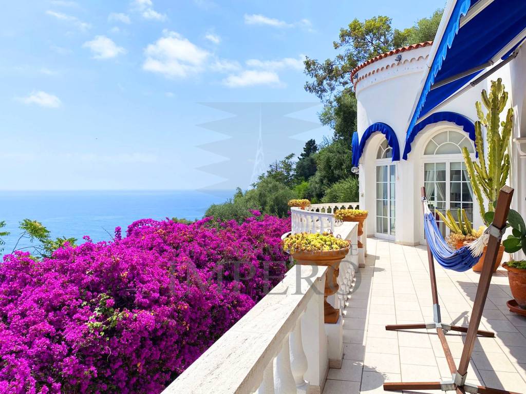 Villa a Ventimiglia in Corso Montecarlo - Foto 1