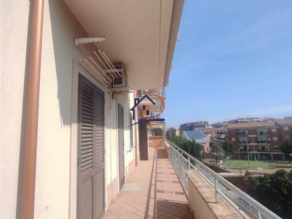 Appartamento a Corigliano-rossano in Viale Michelangelo - Foto 3