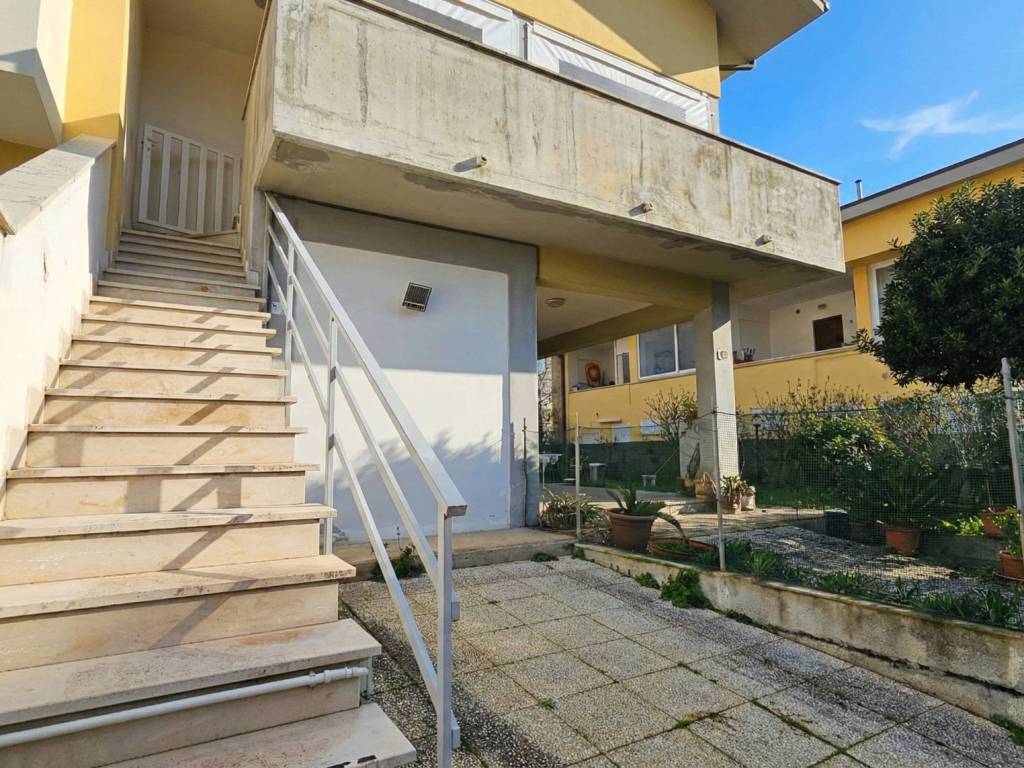 Appartamento a Falconara marittima in Via Aliseo, 5 - Foto 2