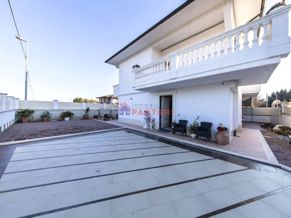 Villa a Chiesina uzzanese in Via Vittorio Veneto, 63 - Foto 3