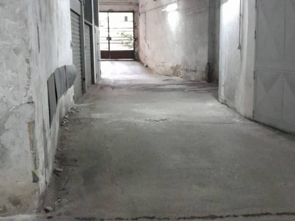Box / garage a Napoli in Via Alessandro Longo - Foto 2