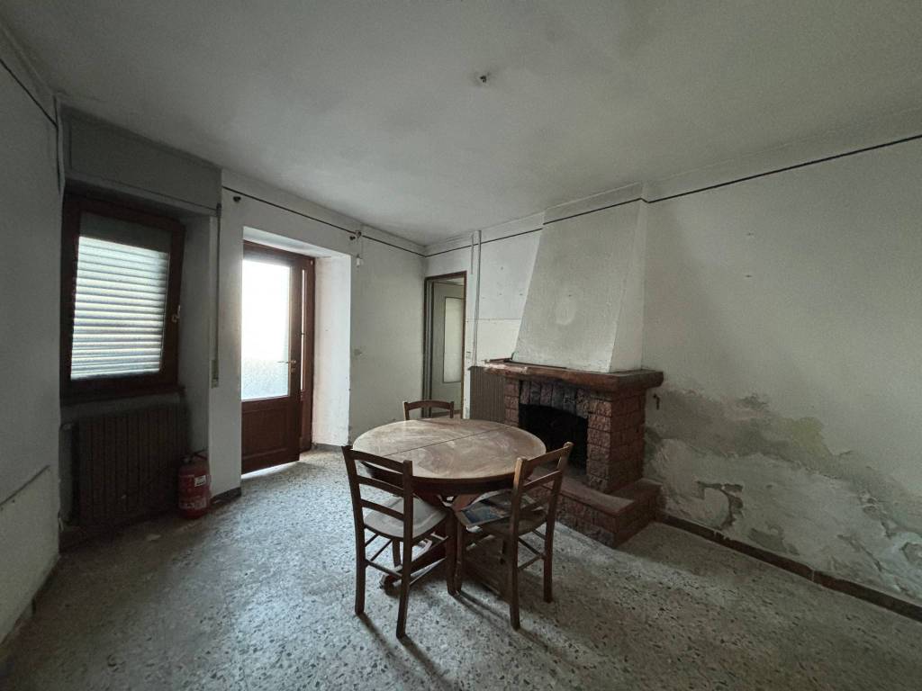 Casa indipendente a Erba in Via P. Verri - Foto 2