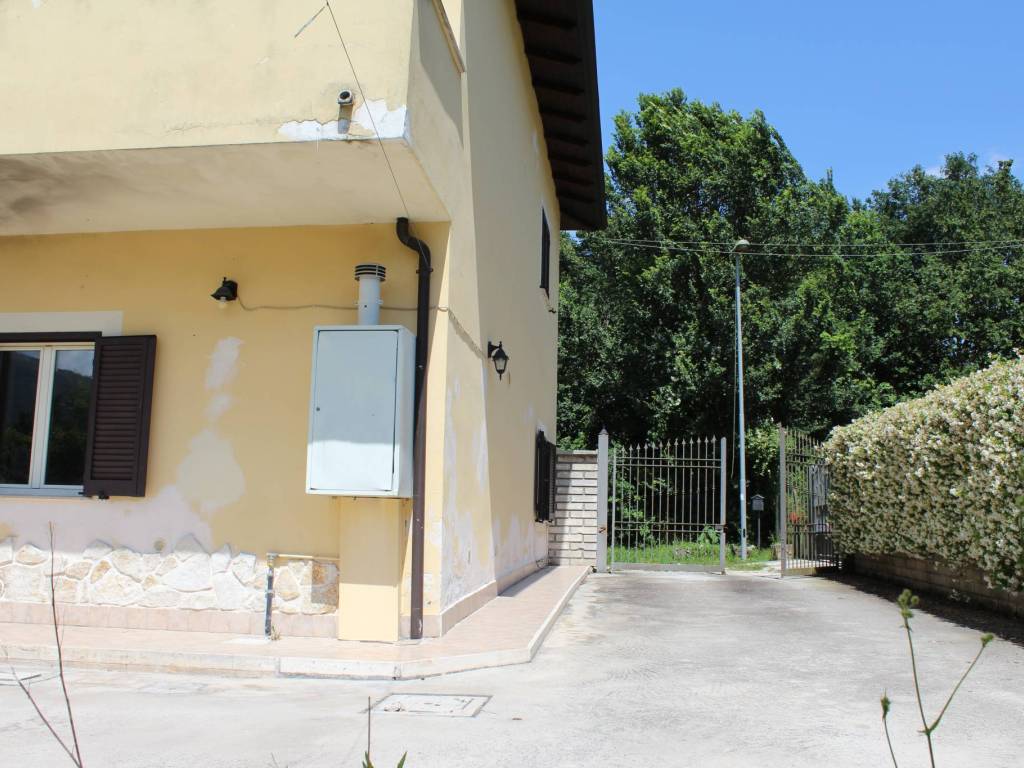 Casa indipendente a Cassino in Via Puncicardi - Foto 2