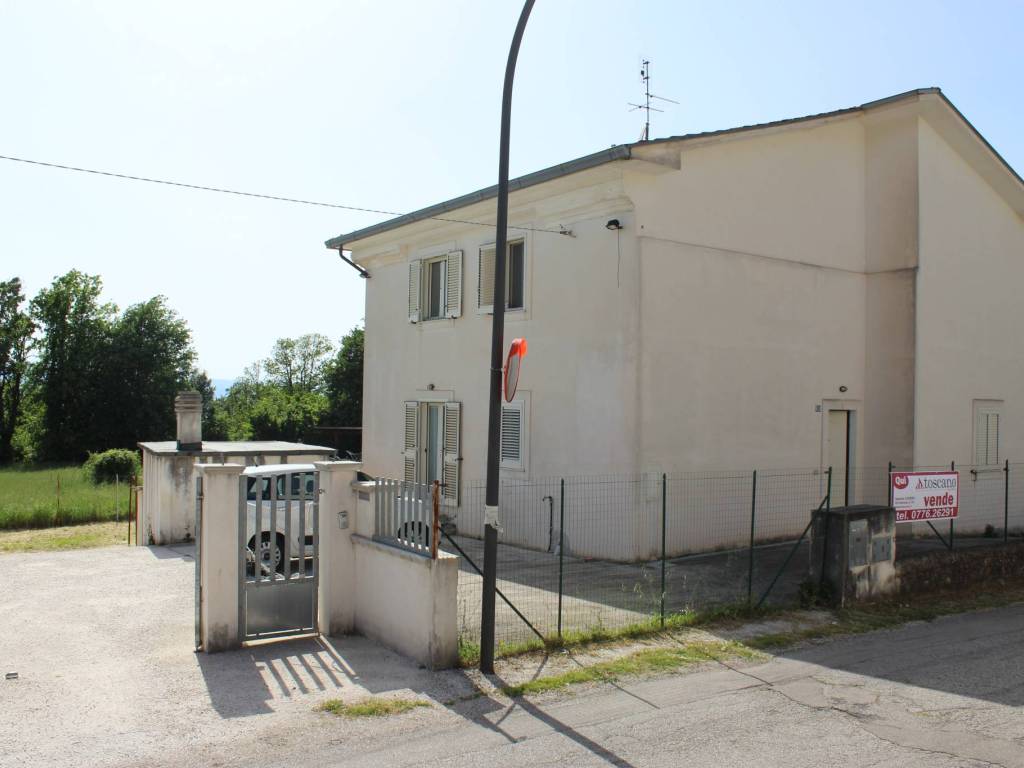 Casa indipendente a Cervaro in Via Sprumaro - Foto 3