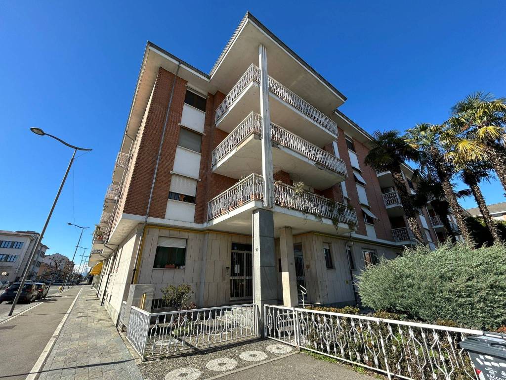 Appartamento a Santhià in Corso Sant'Ignazio da Santhià, 10 - Foto 2