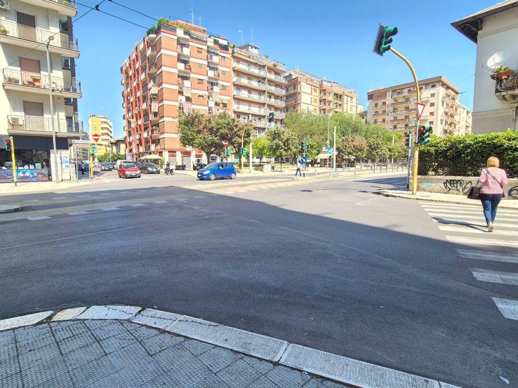 Immobile a Bari in Piazzale Vittorio Locchi - Foto 2