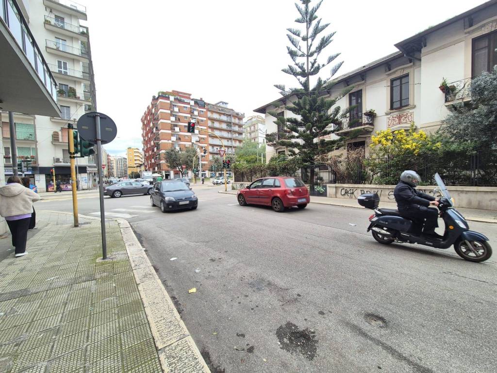 Immobile a Bari in Piazzale Vittorio Locchi - Foto 5
