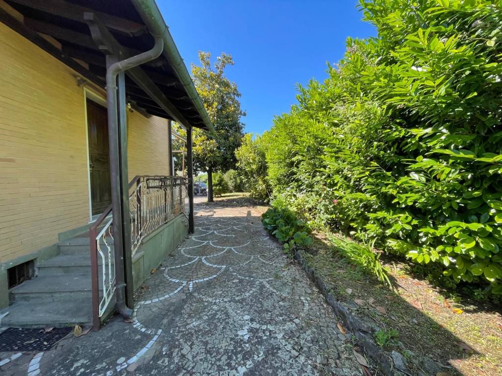 Villa a Ariccia in Via Longarina, 9 - Foto 3
