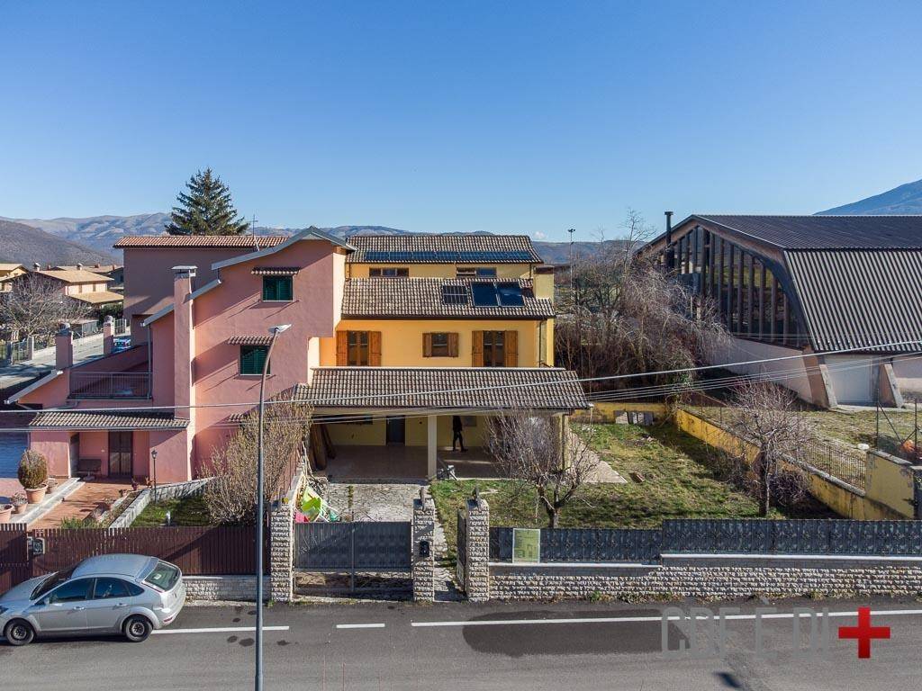 Villa a Leonessa in Via Aldo Moro - Foto 2