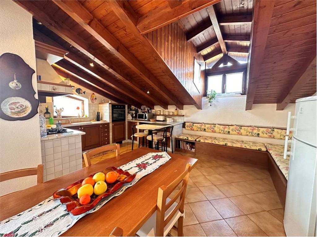 Villa a Arcisate in VIA gabrieli, 9 - Foto 2