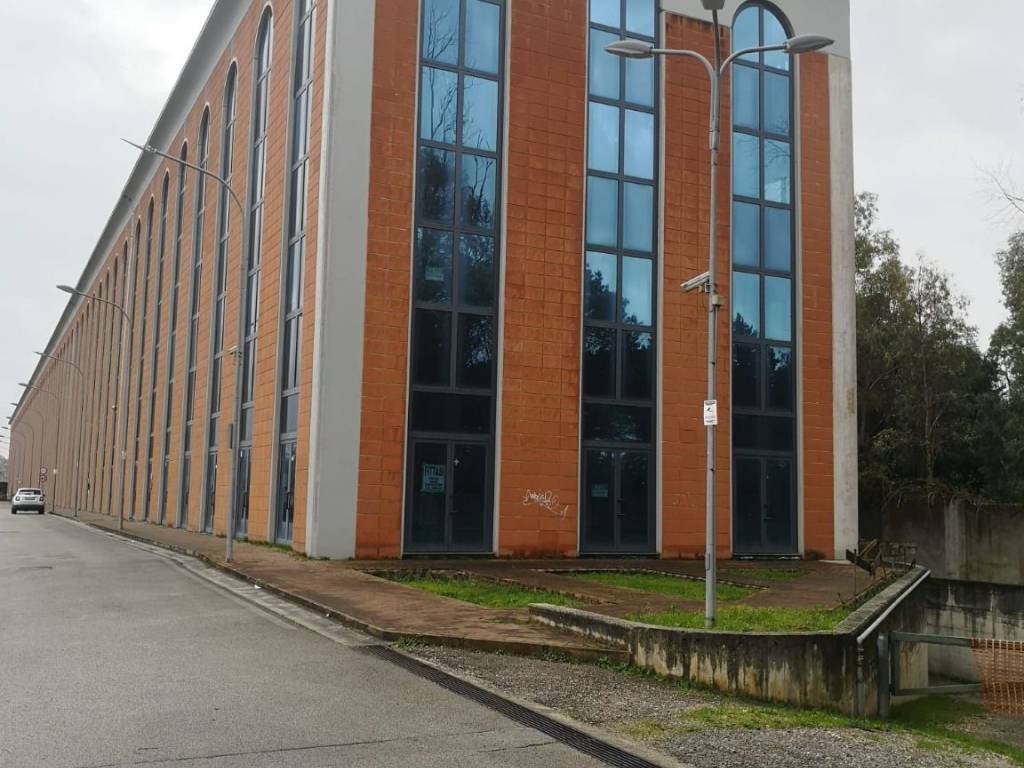 Palazzo / stabile a Caserta in Viale delle Industrie - Foto 2