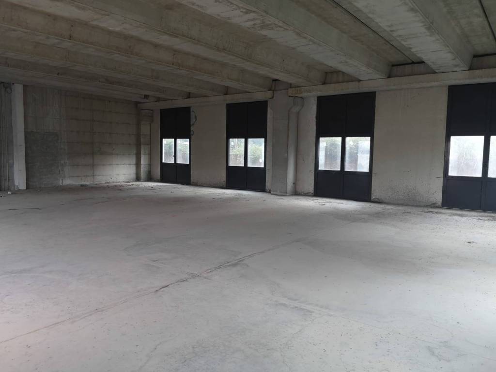 Palazzo / stabile a Caserta in Viale delle Industrie - Foto 4