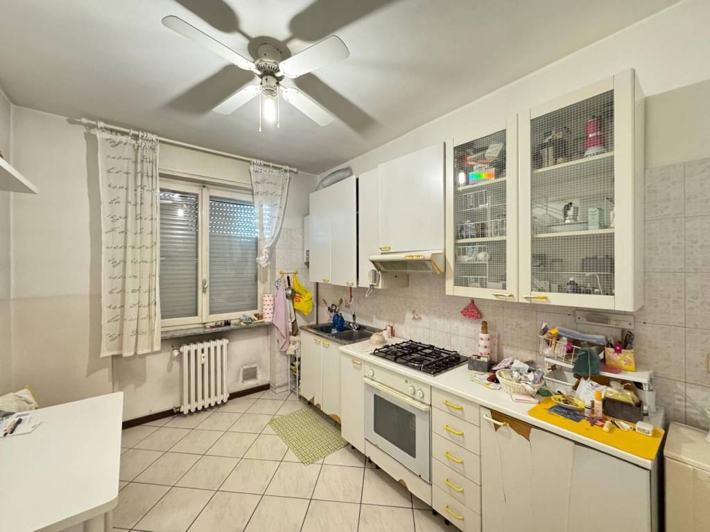 Appartamento a Baranzate in Via Erto - Foto 2