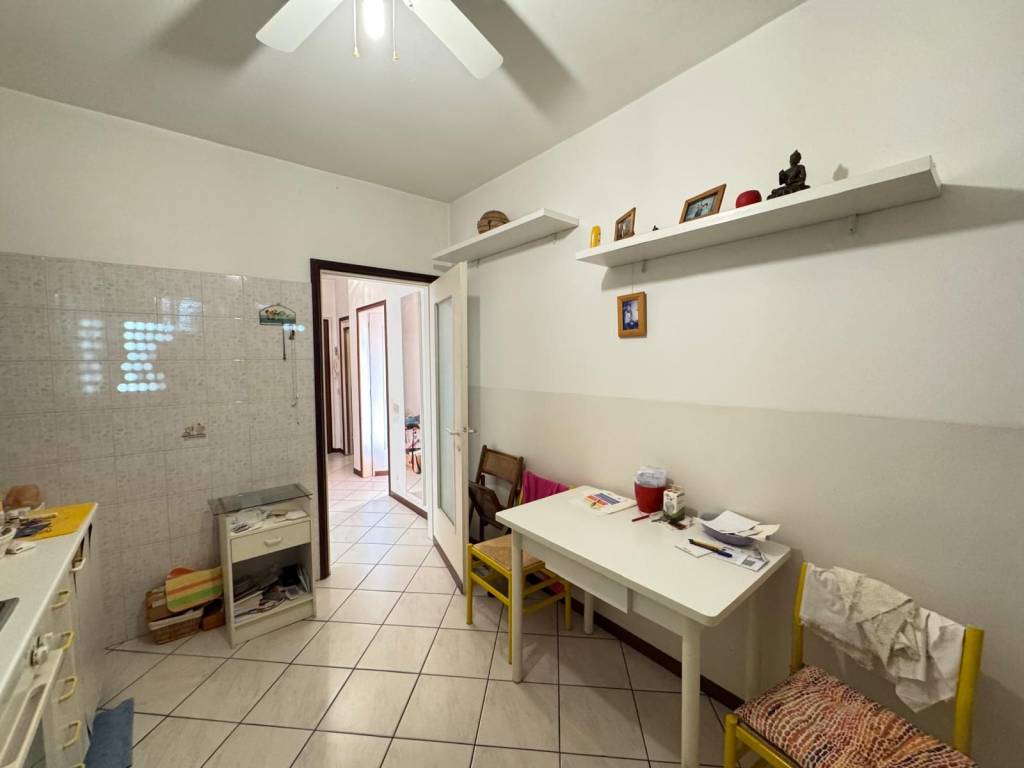 Appartamento a Baranzate in Via Erto - Foto 5