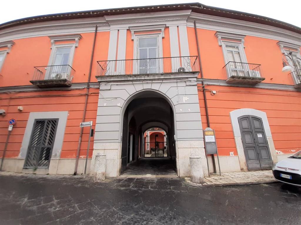 Appartamento a Maddaloni in Piazza De Sivo - Foto 2