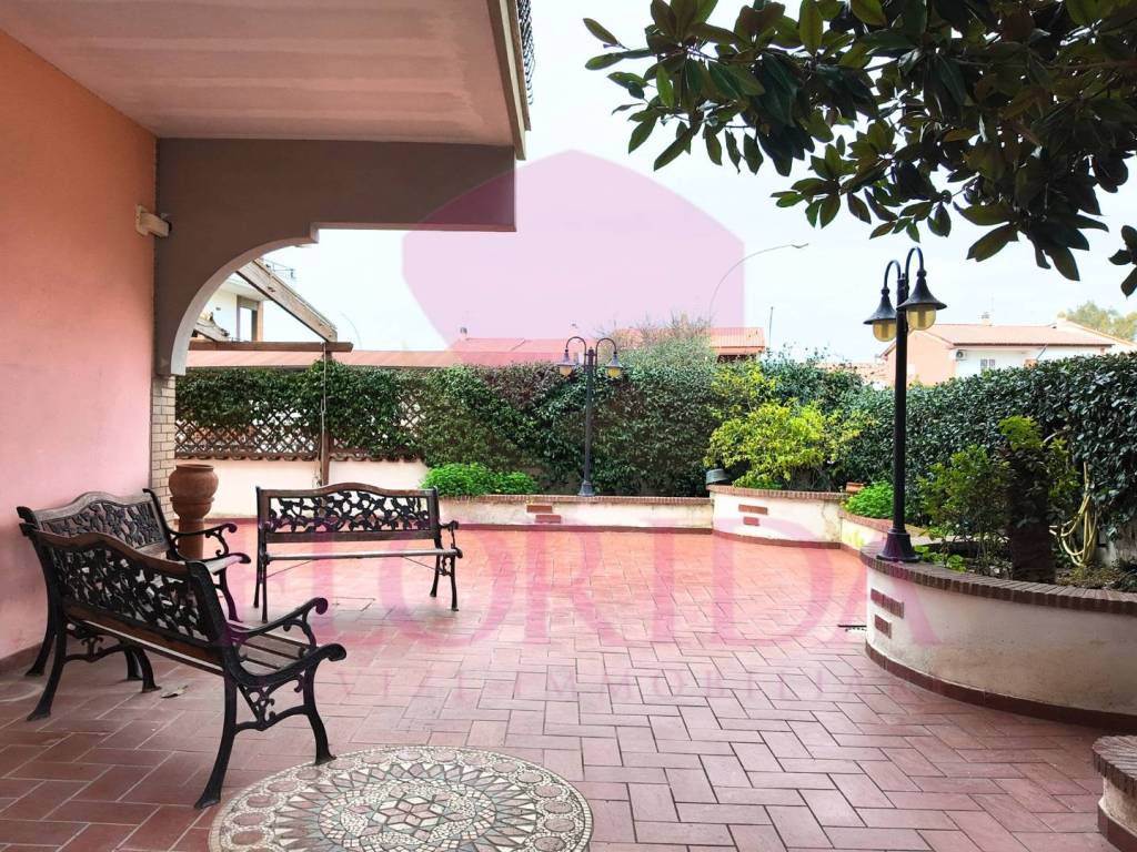 Villa a Pomezia in Via Andrea Mantegna - Foto 2