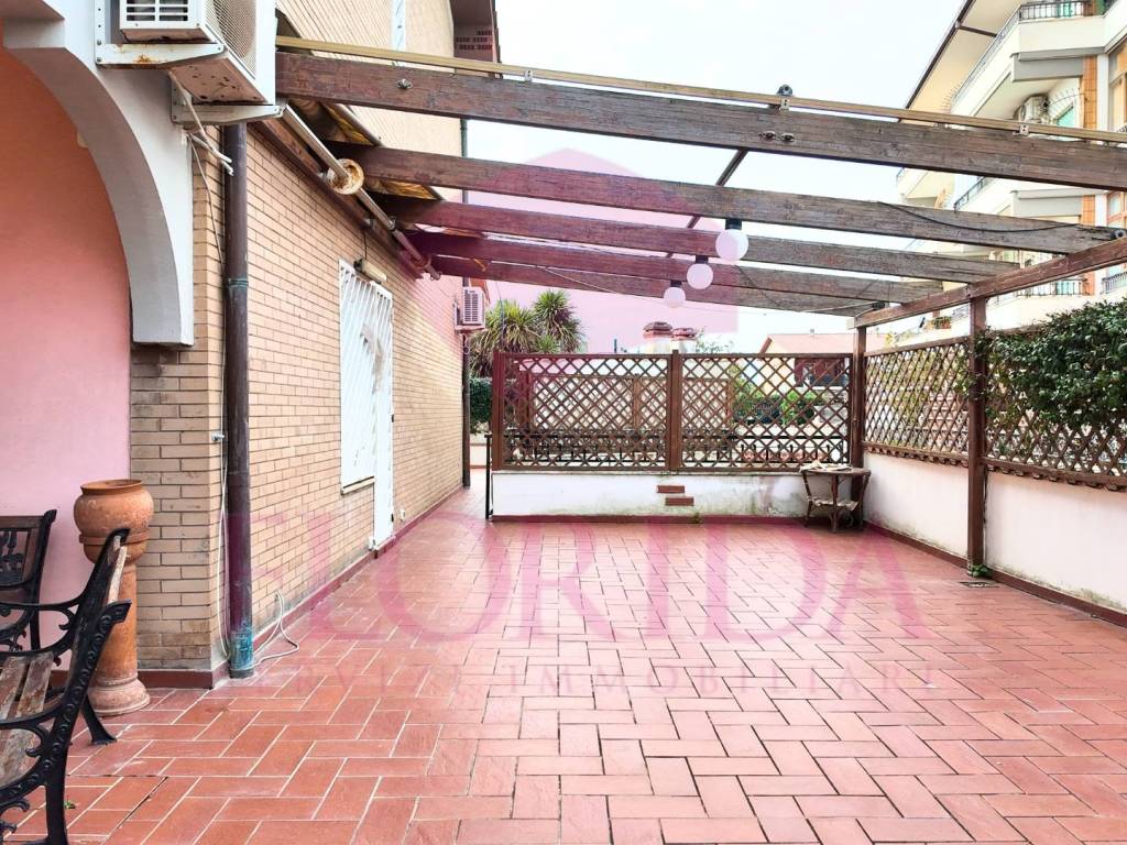 Villa a Pomezia in Via Andrea Mantegna - Foto 4