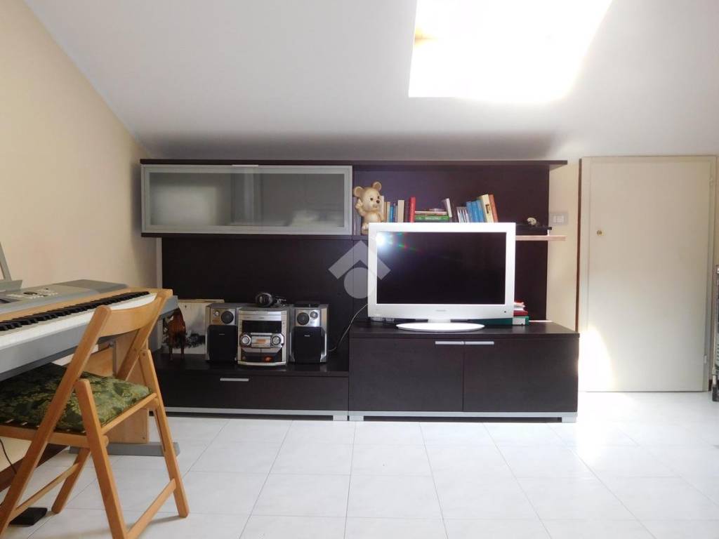 Villa a Ferrara in PORZIONE DI QUADRIFAMILIARE VIA BUZZONI - Foto 2