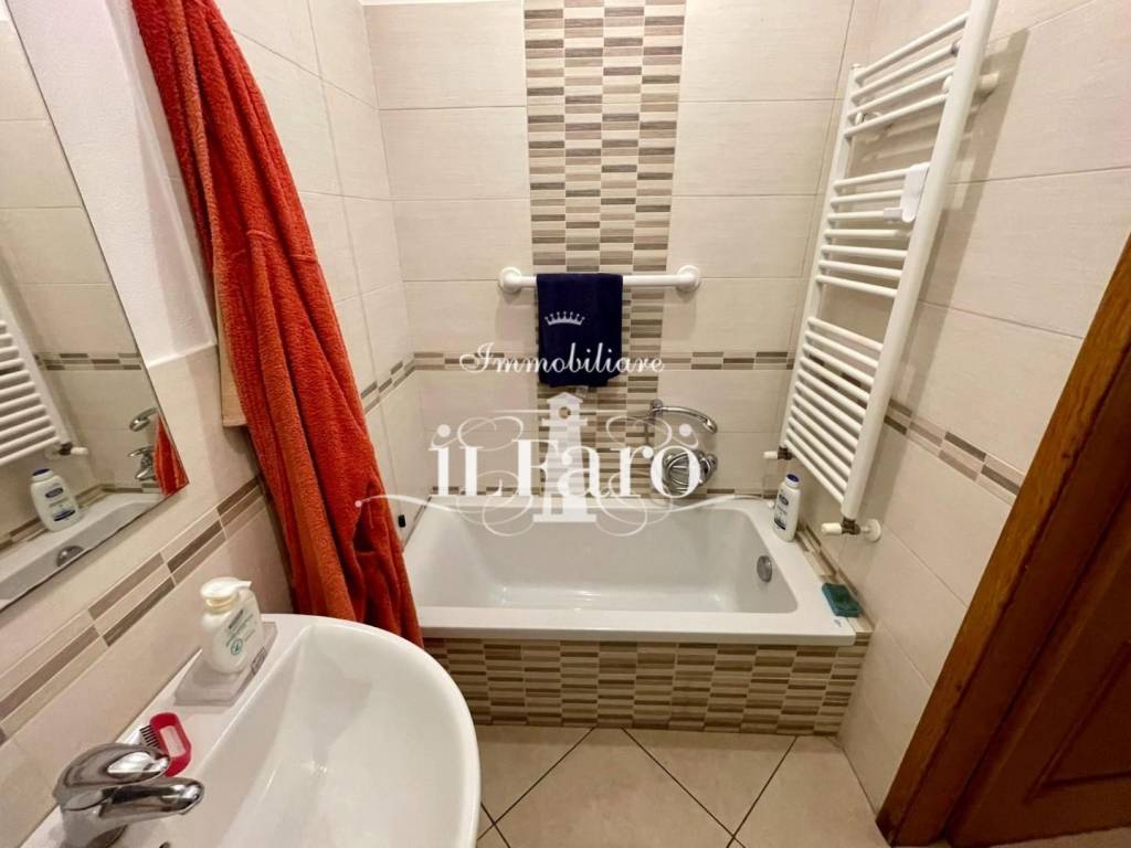 Villa a Viareggio in Piazza Lorenzo Viani, , 18 - Foto 4