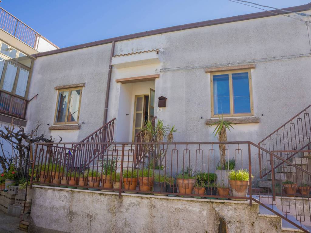 Villa a Strongoli in Via Giordano Bruno - Foto 2