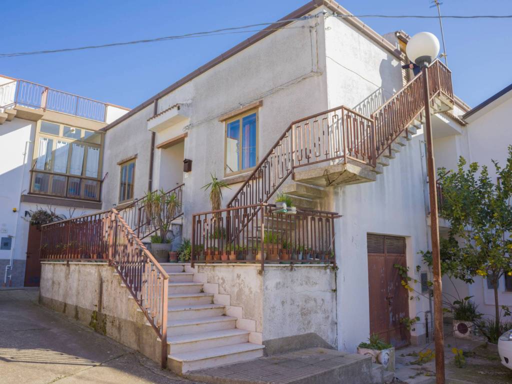 Villa a Strongoli in Via Giordano Bruno - Foto 3