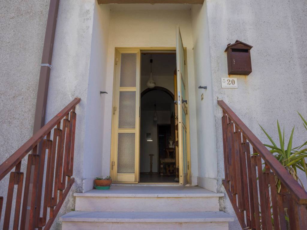 Villa a Strongoli in Via Giordano Bruno - Foto 4