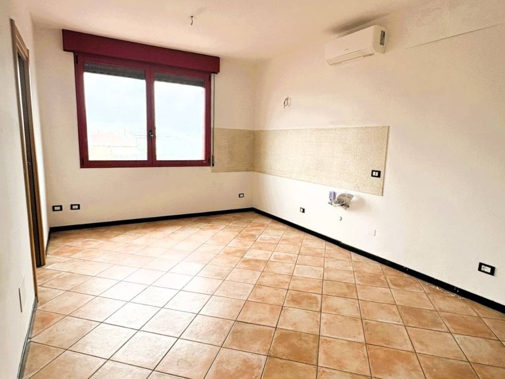 Appartamento a Cento in Via Bondenese, 74 - Foto 2