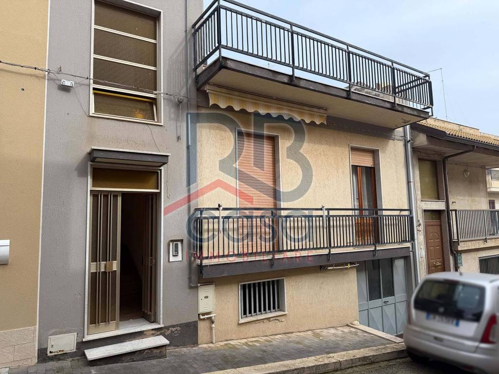 Casa indipendente a Ispica in Via Goffredo Mameli - Foto 2