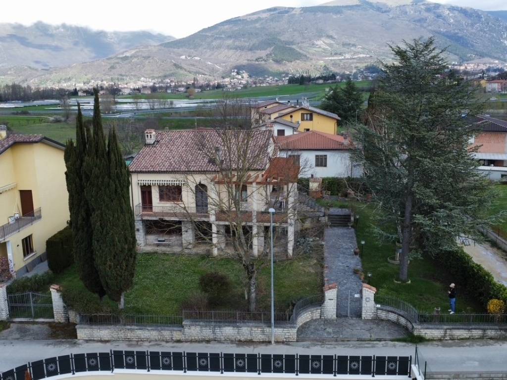 Villa a Gualdo tadino in Via Bruno Ciari - Foto 2