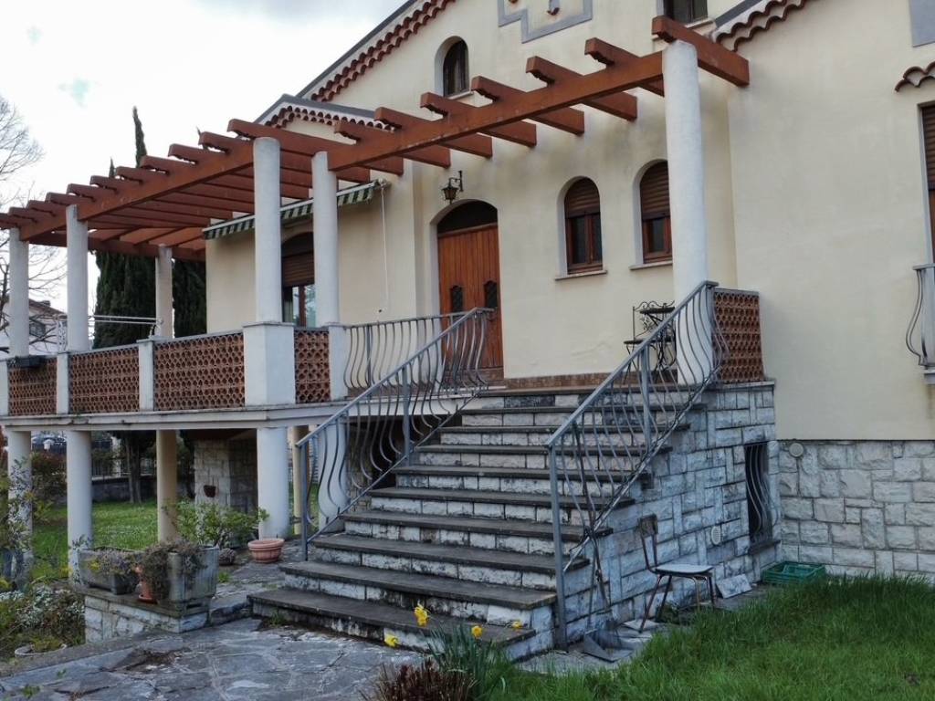 Villa a Gualdo tadino in Via Bruno Ciari - Foto 3
