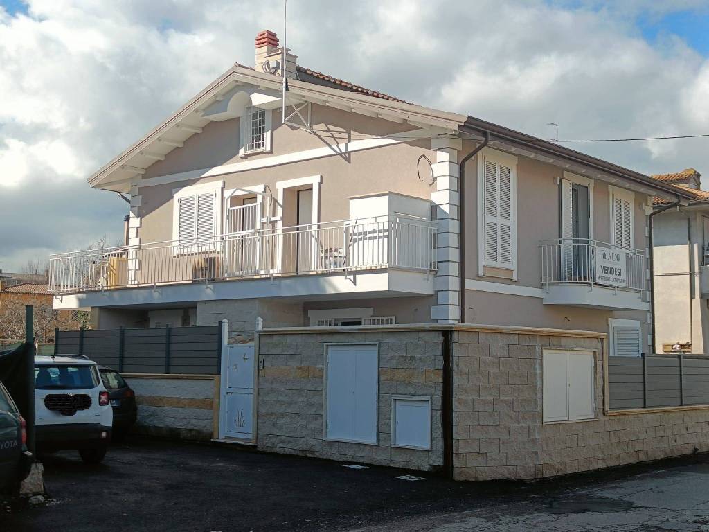 Appartamento a Anguillara sabazia in Via Anguillarese, 20 - Foto 3