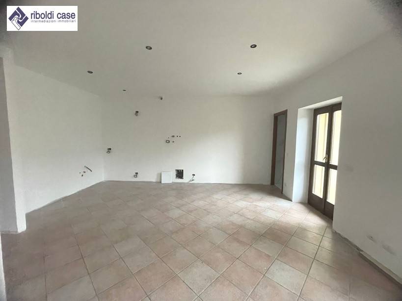 Appartamento a Barzanò in VIA RISORGIMENTO - Foto 2