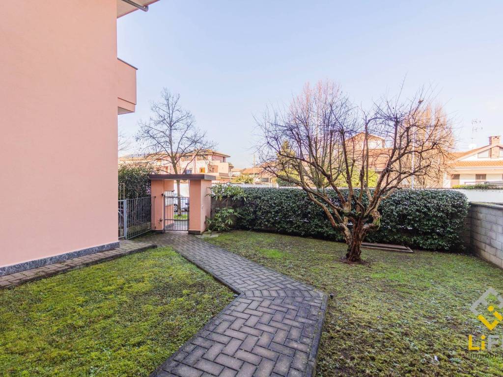 Appartamento a Galliate in Via Isonzo, 19 - Foto 2