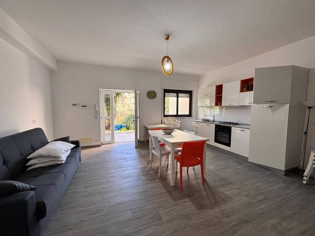 Appartamento a Reitano in Via Lungomare Colonna - Foto 5