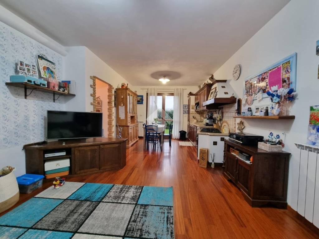 Appartamento a Follo in Via Francia, 6 - Foto 2