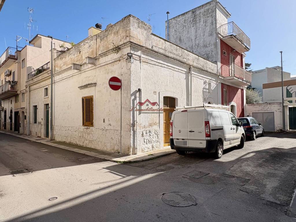 Casa indipendente a Modugno in Via Fradeodato Capitaneo - Foto 2