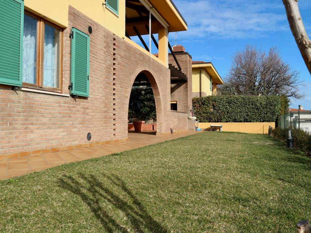 Villa a Pesaro in Strada di Roncosambaccio - Foto 5