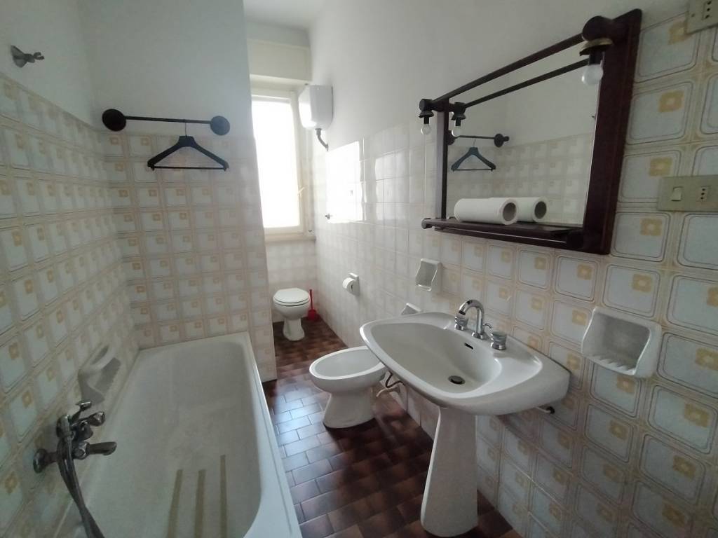 Immobile a Ancona in Via 25 Aprile - Foto 2