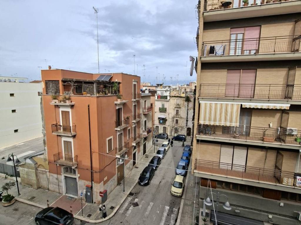 Appartamento a Barletta in Piazza Aldo Moro, 6 - Foto 3