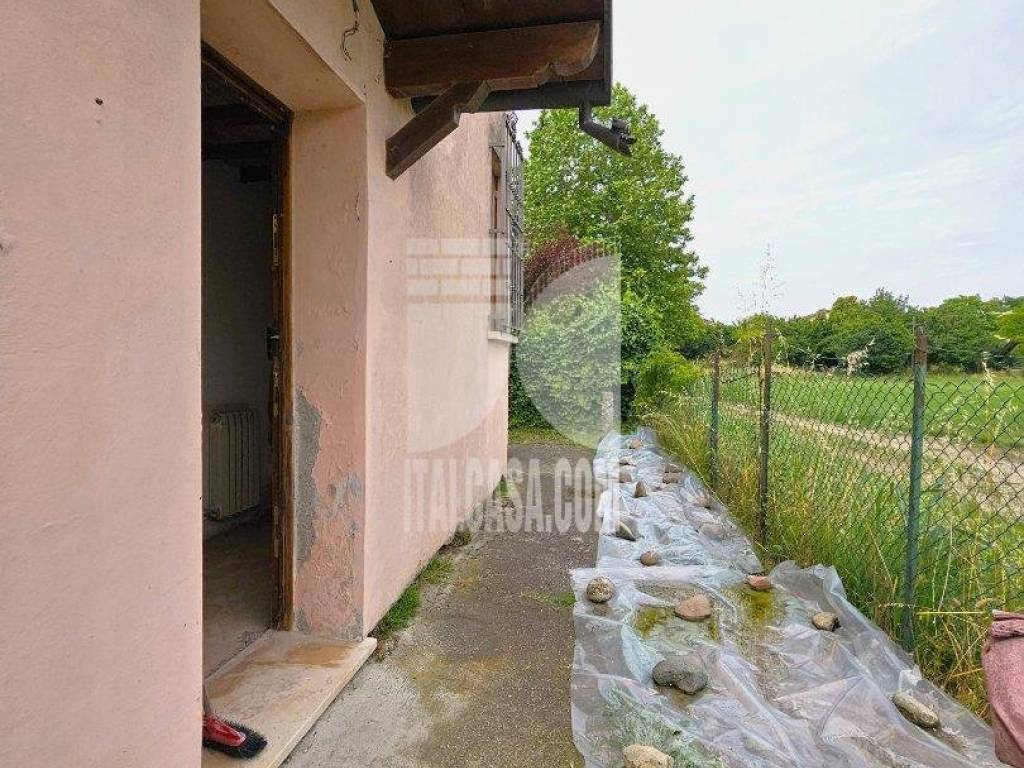 Villa a Bagnolo san vito in Strada Romana Conventino 22 - Foto 4