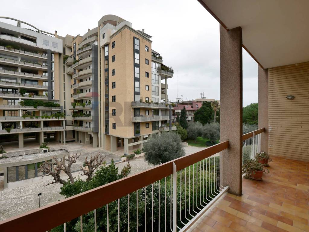 Appartamento a Bari in Traversa Al 282 A. De Gasperi, 9 - Foto 3
