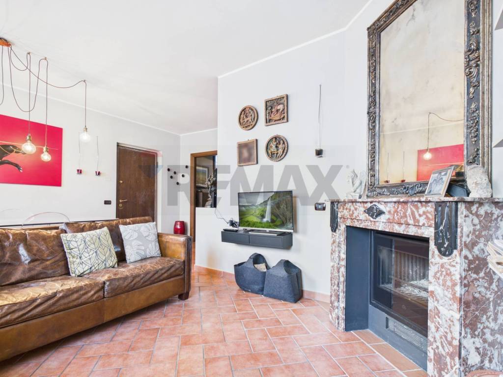 Casa indipendente a Vellezzo bellini in località origioso - Foto 2