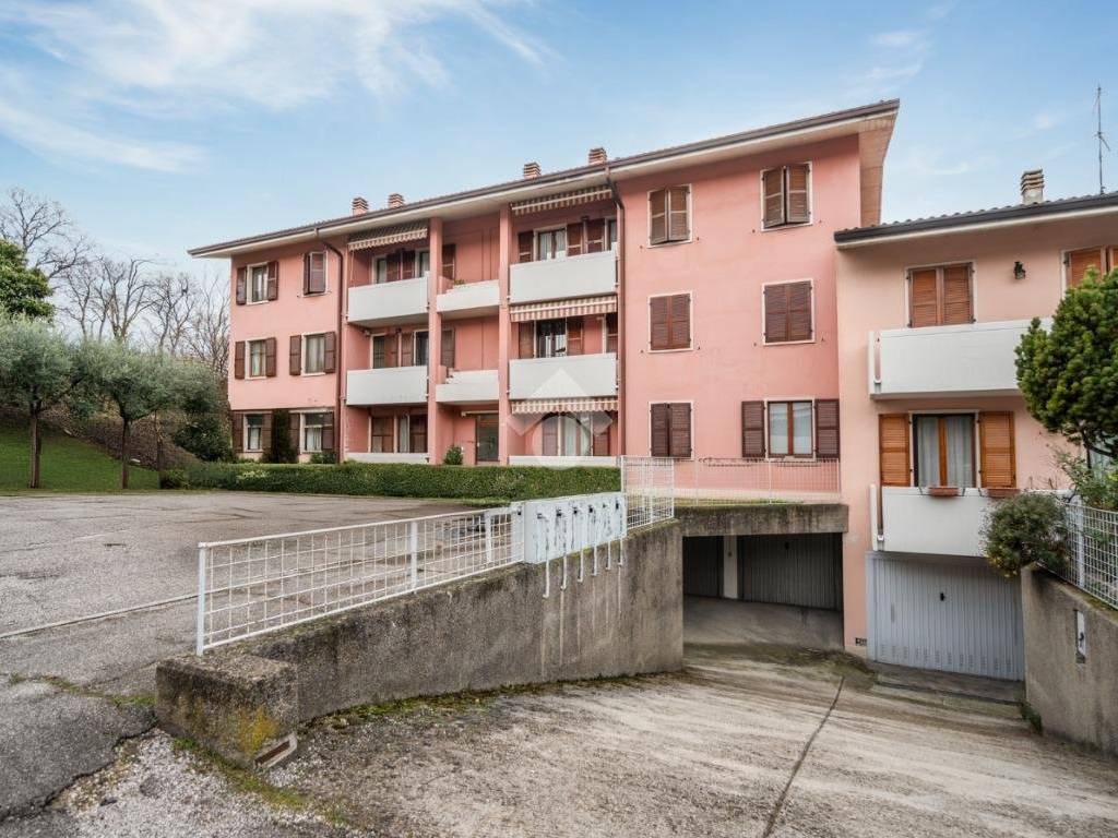 Appartamento a Bardolino in Via Don D. Lucchini, 16 - Foto 4