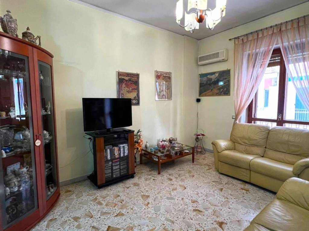 Appartamento a Salerno in Via Michelangelo Juliano - Foto 2